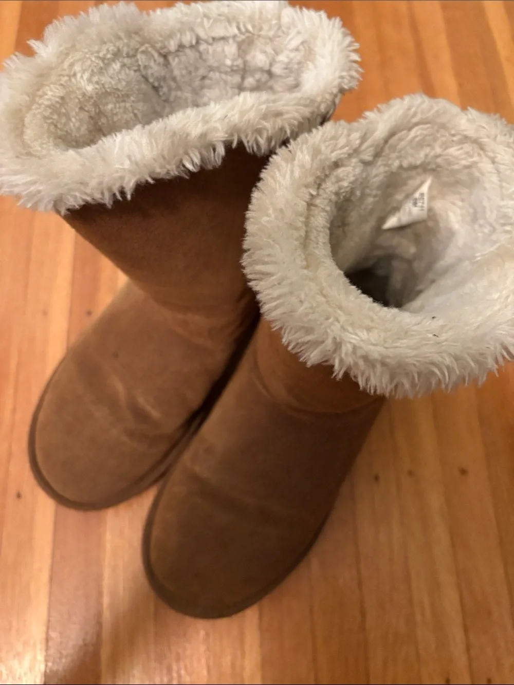 Classic Cozy Faux-Shearling Women's Chestnut Boots